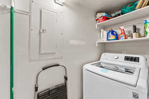 Washroom with washer / clothes dryer