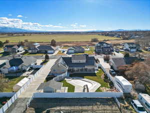 Aerial view with a mountain view