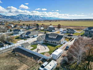 Drone / aerial view featuring a mountain view