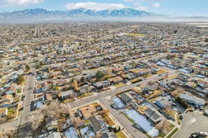 Bird's eye view with a mountain view