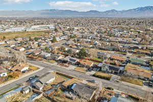 Aerial view with a mountain view