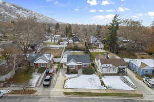 Aerial view with a mountain view