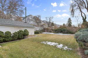 View of yard featuring a mountain view