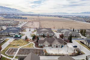 Aerial view with a mountain view