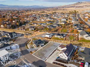 Bird's eye view with a mountain view