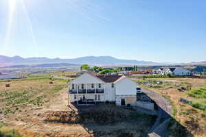 Bird's eye view with a mountain view