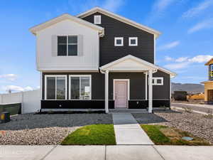 View of front property featuring a mountain view