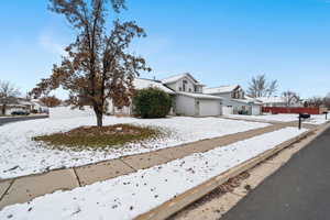 View of front of house featuring a garage