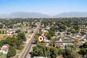 Bird's eye view with a mountain view