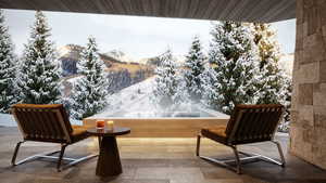 Sitting room with a mountain view