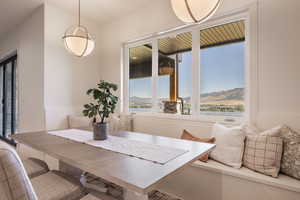 Dining area with breakfast area and a mountain view