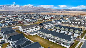 Drone / aerial view featuring a mountain view