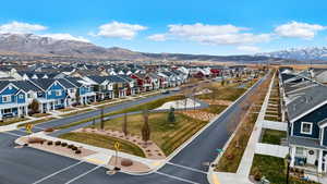 Bird's eye view with a mountain view