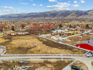 Drone / aerial view featuring a mountain view