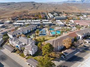 Aerial view with a mountain view