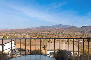 Balcony featuring a mountain view