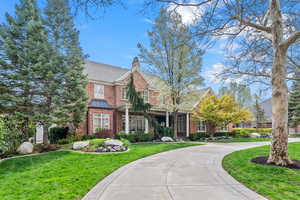 View of front of home featuring a front lawn