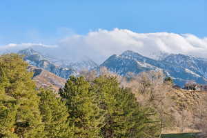 View of mountain feature