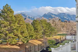 Main floor deck with views of Golf Course and Mountains