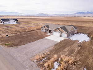 Bird's eye view featuring a mountain view and a rural view