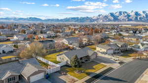 Drone / aerial view featuring a mountain view