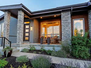 Doorway to property with a porch