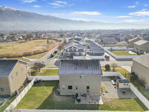 Drone / aerial view featuring a mountain view