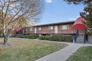 View of front of home featuring a front yard