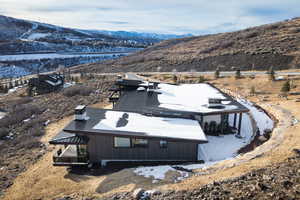 Drone / aerial view featuring a mountain view