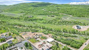 Bird's eye view with a mountain view