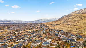 Bird's eye view with a mountain view