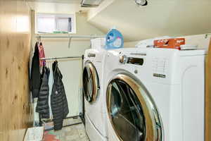 Clothes washing area with independent washer and dryer