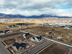 Bird's eye view featuring a mountain view