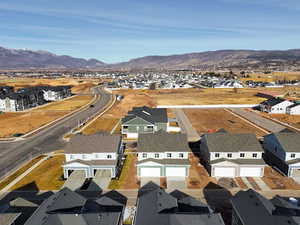 Bird's eye view with a mountain view