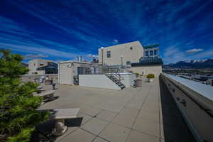 Roof top hot tub area.