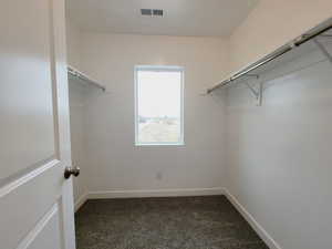 Walk in closet for en-suite in Main Bedroom