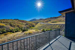 Balcony featuring a mountain view