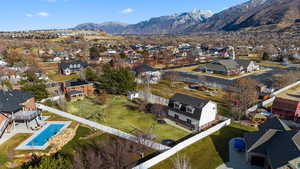 Drone / aerial view featuring a mountain view