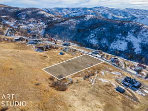 Bird's eye view with a mountain view