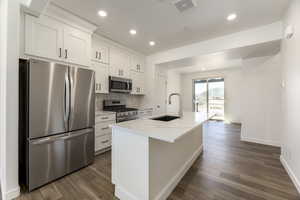 Prep, host, or hang out-this kitchen was built to handle it all in style.