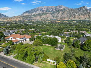 Bird's eye view featuring a mountain view