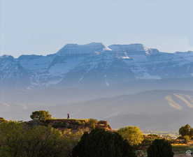 View of mountain feature