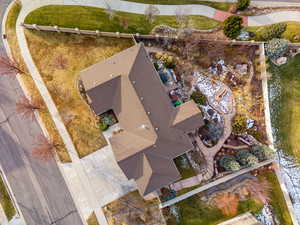 Birds eye view of property