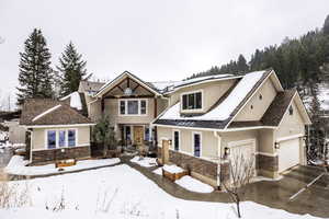 View of front of house featuring a garage