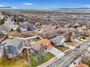 Bird's eye view with a mountain view