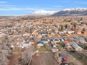 Bird's eye view with a mountain view