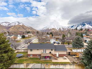 View of mountain feature