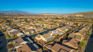 Aerial view with a mountain view