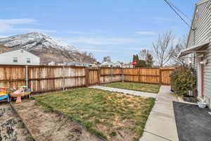 View of yard featuring a mountain view