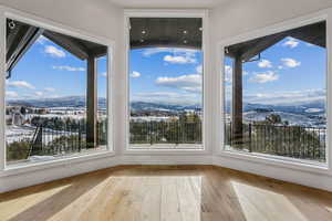 Bay window in Familyroom featuring a mountain view